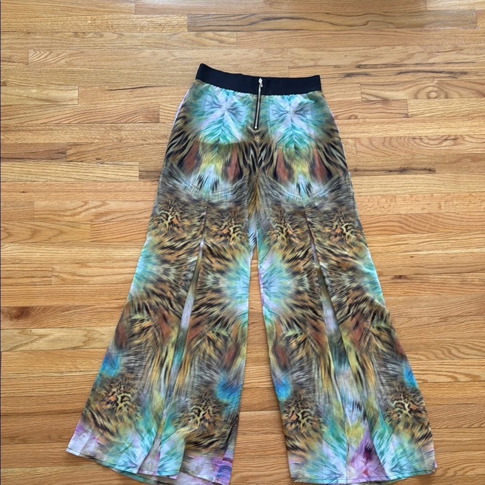 Vibrant Wide-Leg Patterned Pants